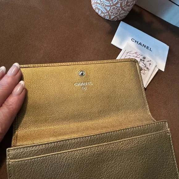 RARE VINTAGE Chanel Gold Wallet In Good Condition With COA - Picture 8 of 17